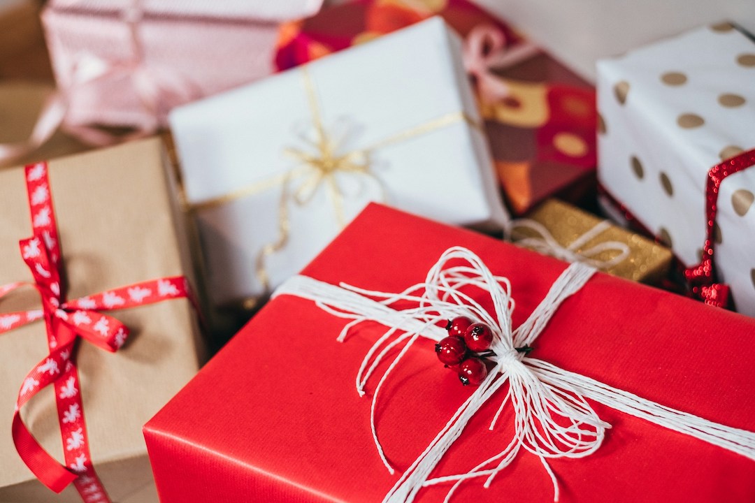 10 Sustainable Gift-Giving Ideas for Christmas